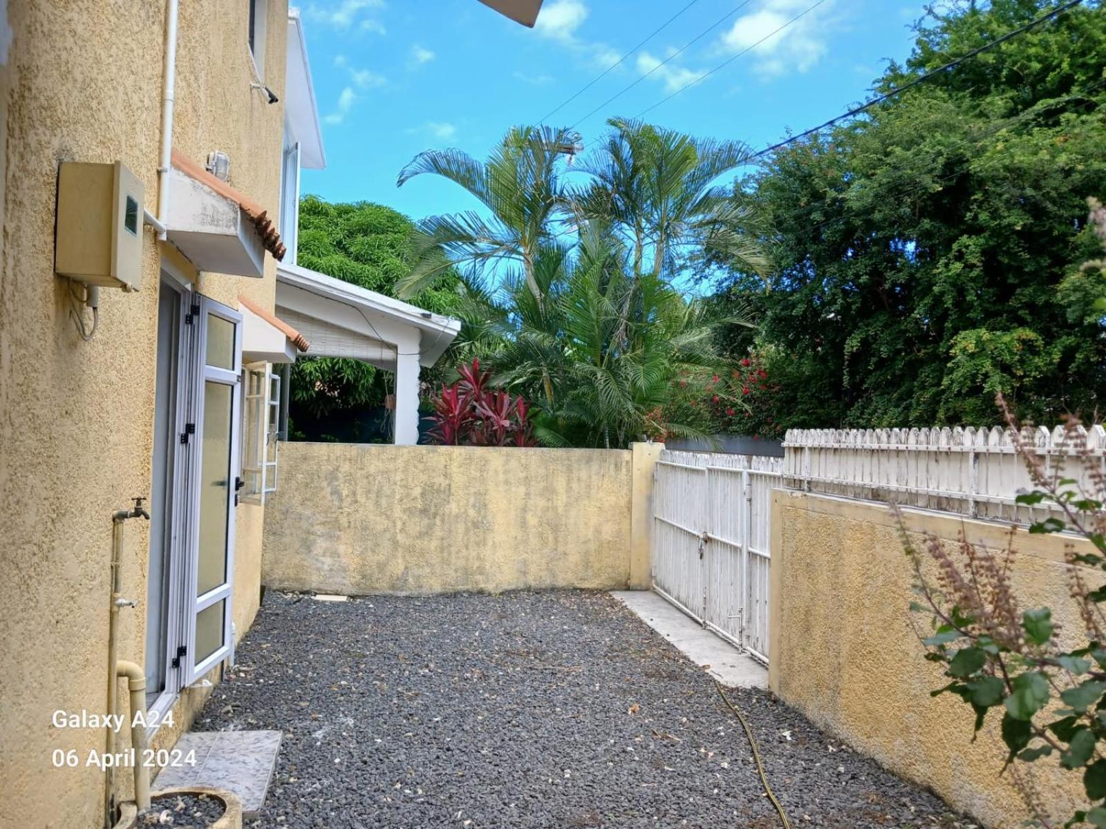 Apartamento The Tiny House Rivière Noire Exterior foto